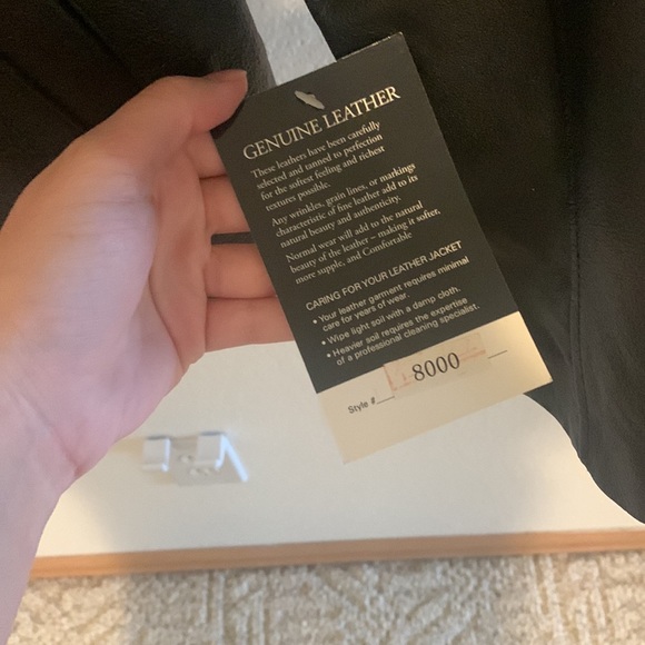 NWT Burks Bay leather jacket with Pioneer emblem - Picture 3 of 3